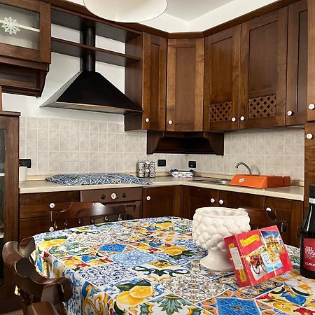 Nikuzza Holiday House Noto Buitenkant foto